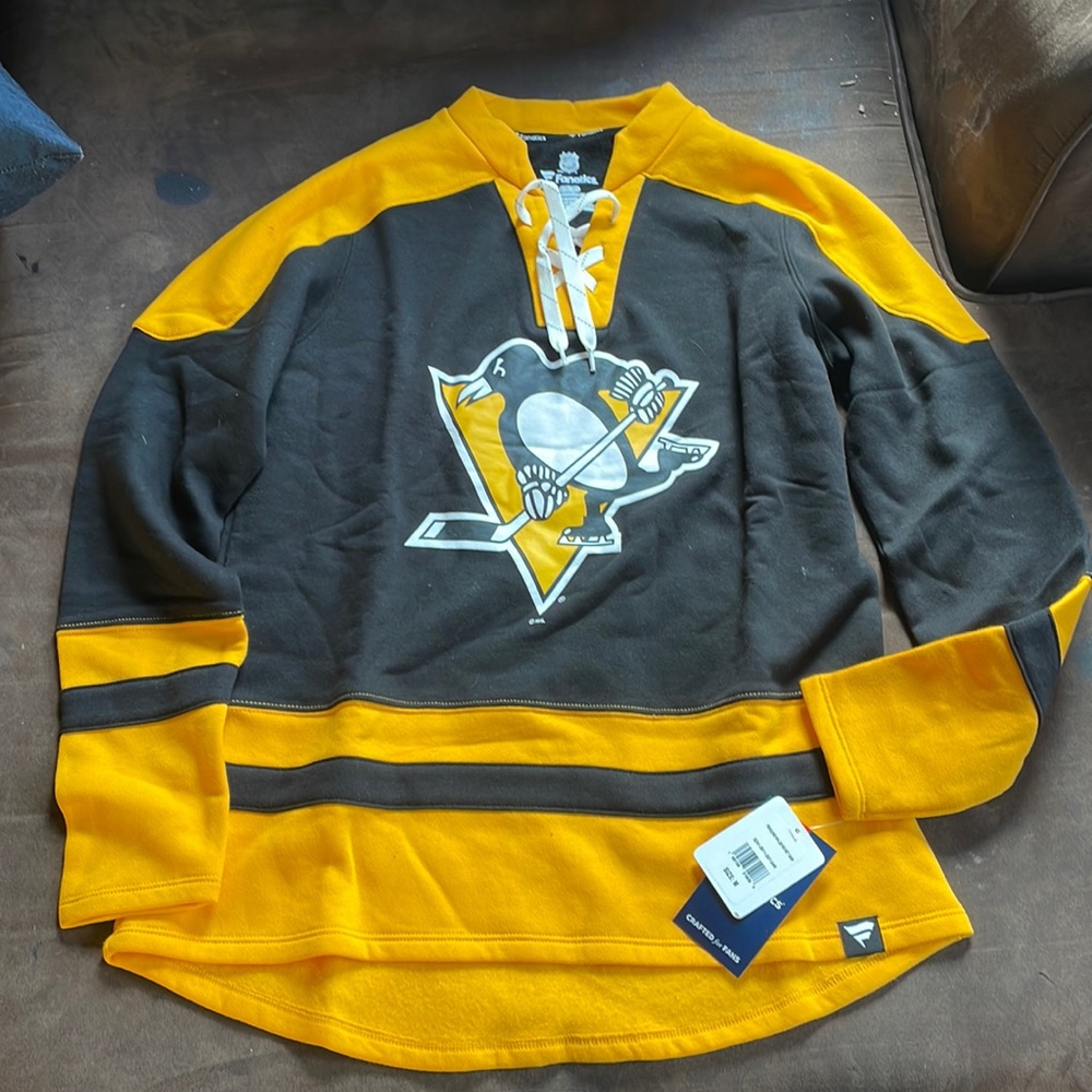 Penguins super soft medium “jersey” Tags still on. Never worn.